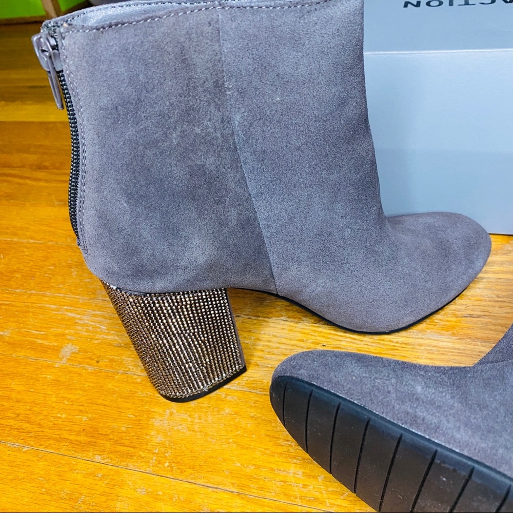 Size 8 | NWT Kenneth Cole Gray Sequin Heeled Boot - Picture 4 of 13